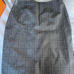 Banana republic gray pink and white pencil skirt